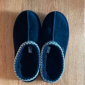 UGG® Tasman II Casual Shoe - Little Kid / Big Kid - Black suede